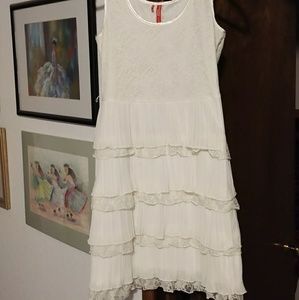 Christopher Straub pretty lace& ruffles dress 7/8